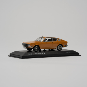 ミニカー 1/43 アウディ AUDI 100GL 4-DOOR 1979 ミニチャンプス レッド ミニカー 1&frasl;43 アウディ AUDI 100GL 4-DOOR 1979 ミニチャンプス グリーン